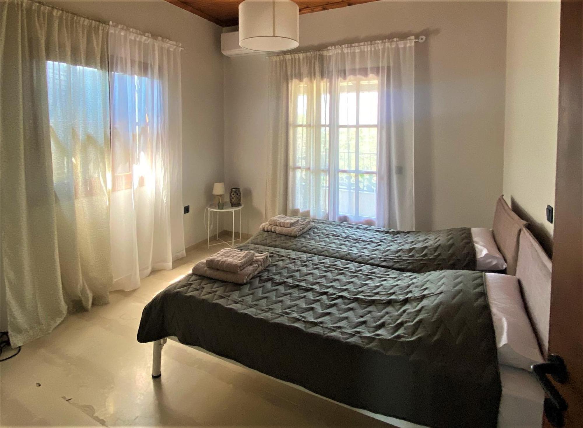 Villa Alexandra'S Boutique House à Kato Garouna Extérieur photo