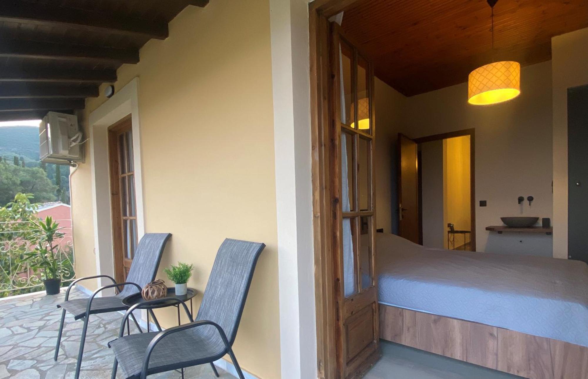 Villa Alexandra'S Boutique House à Kato Garouna Extérieur photo