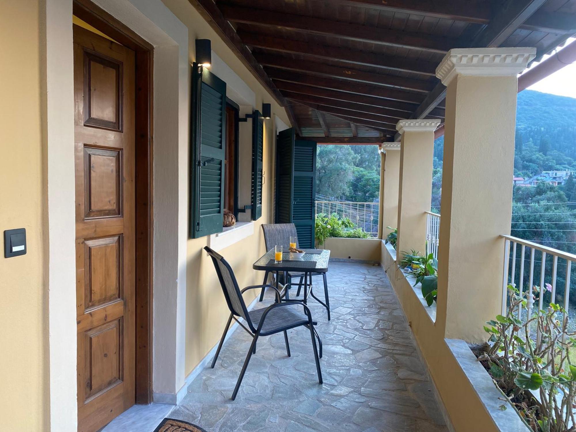 Villa Alexandra'S Boutique House à Kato Garouna Extérieur photo