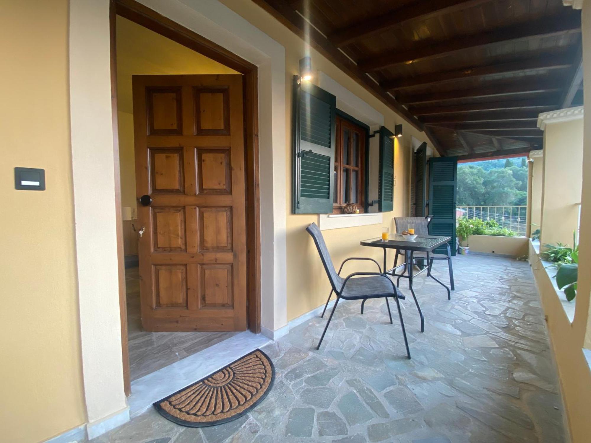 Villa Alexandra'S Boutique House à Kato Garouna Extérieur photo
